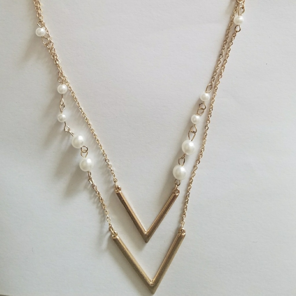 Gold abd pearl necklace